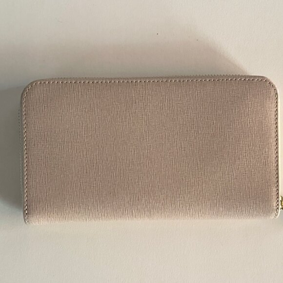 Furla extra large zip around leather wallet. Brand new with tags in box - Picture 4 of 5